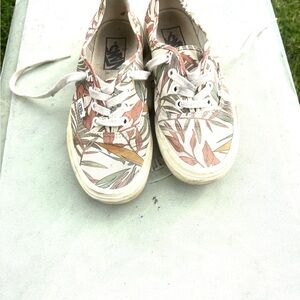 Floral vans size 7 good condition ready to wear